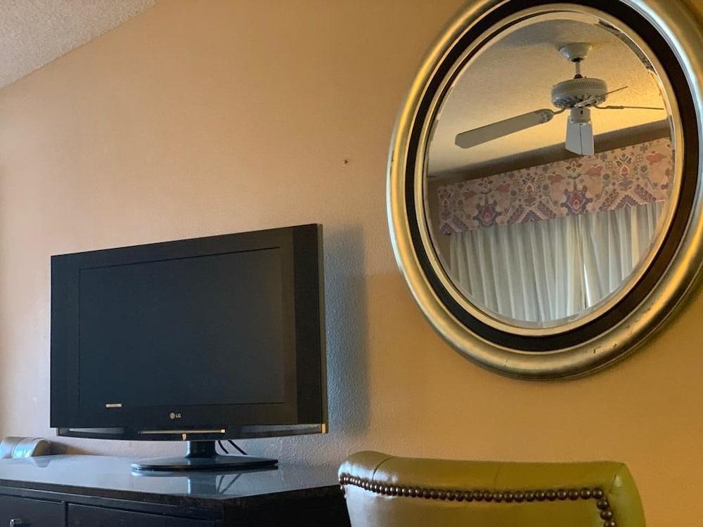 Calipatria Inn And Suites photo 5