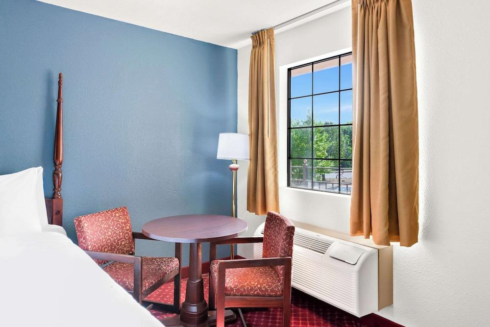 Clarion Inn Branson photo 30
