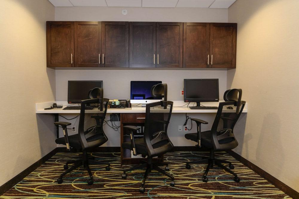 Hampton Inn Brighton photo 75