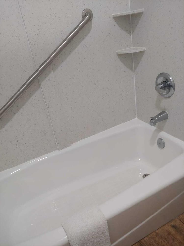 Budgetel Inn & Suites photo 5