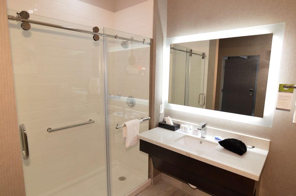 Best Western Plus Executive Residency Baytown photo 25