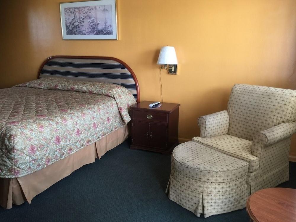 Relax Inn photo 23