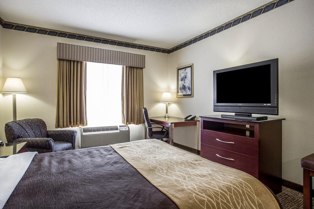 Comfort Inn & Suites Ft. Jackson Maingate photo 10