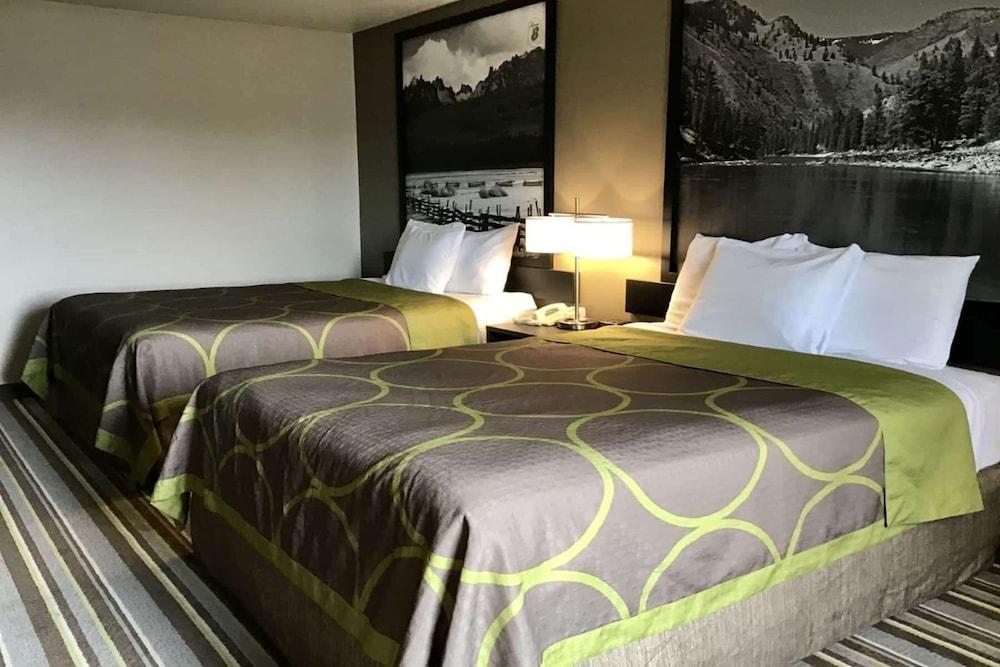 Super 8 by Wyndham Blackfoot photo 19