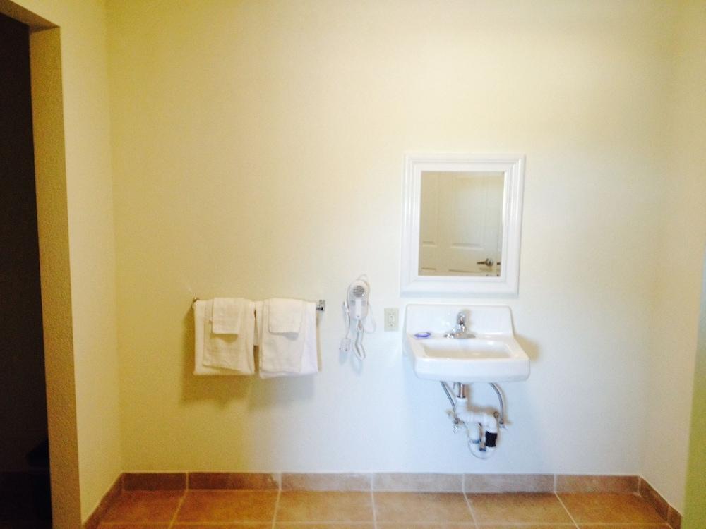 Lake Marina Inn photo 21