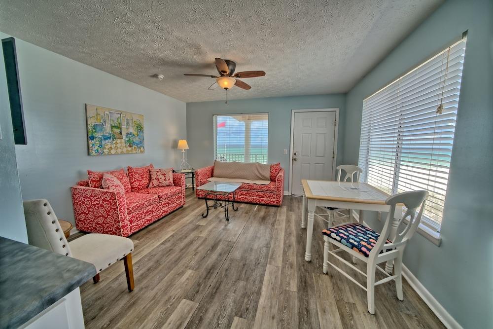 Pineapple Villas on Laguna Beach photo 28