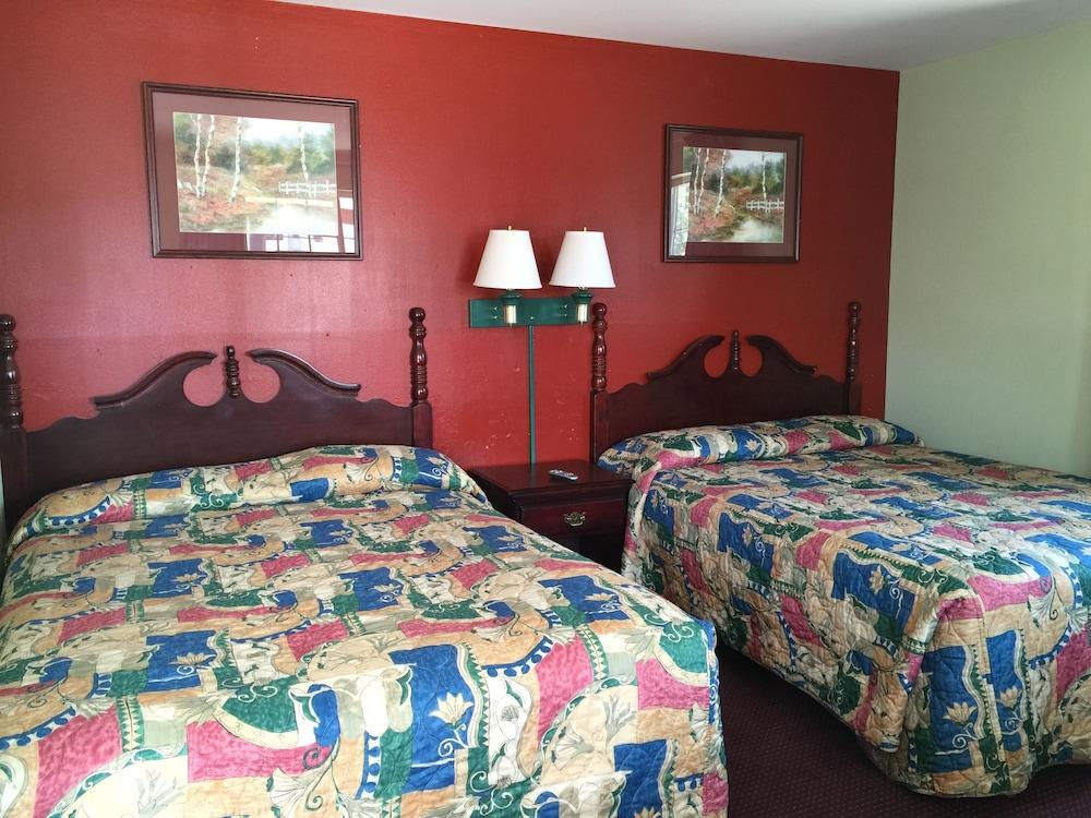Travelers Motel photo 10