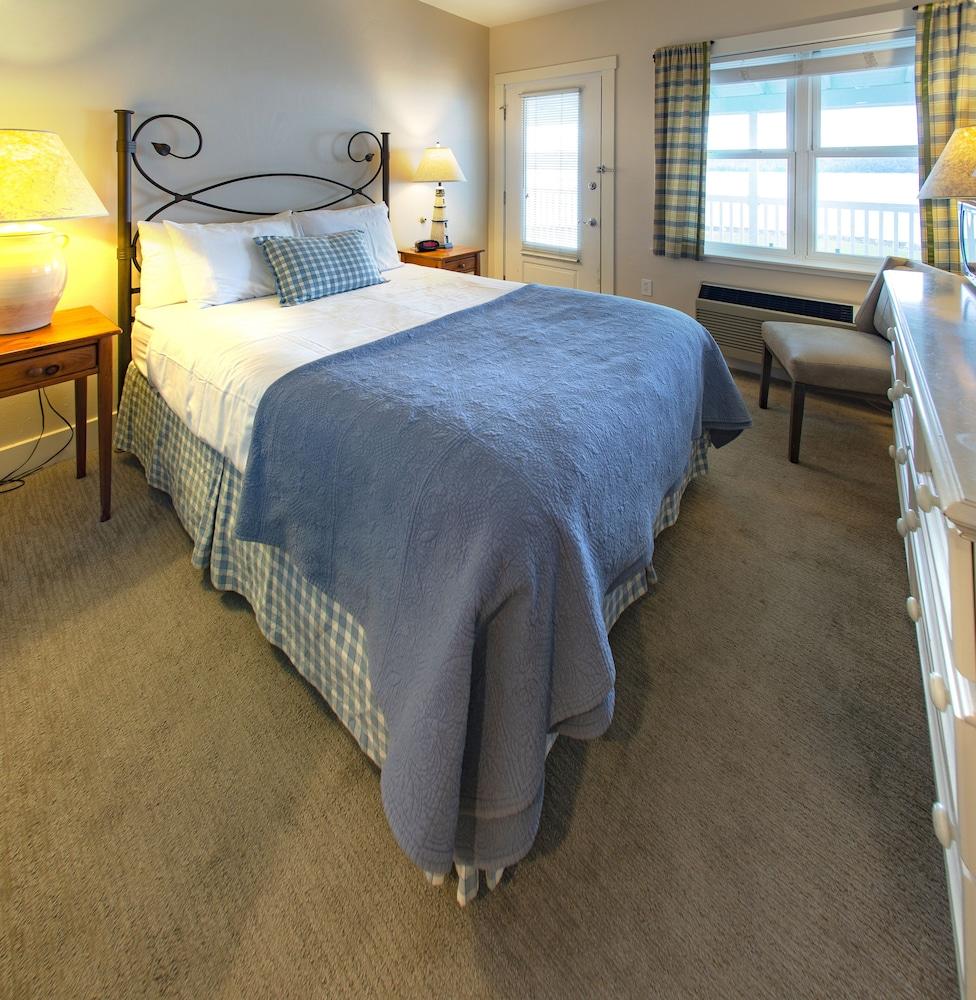 Edgewater Resort photo 13