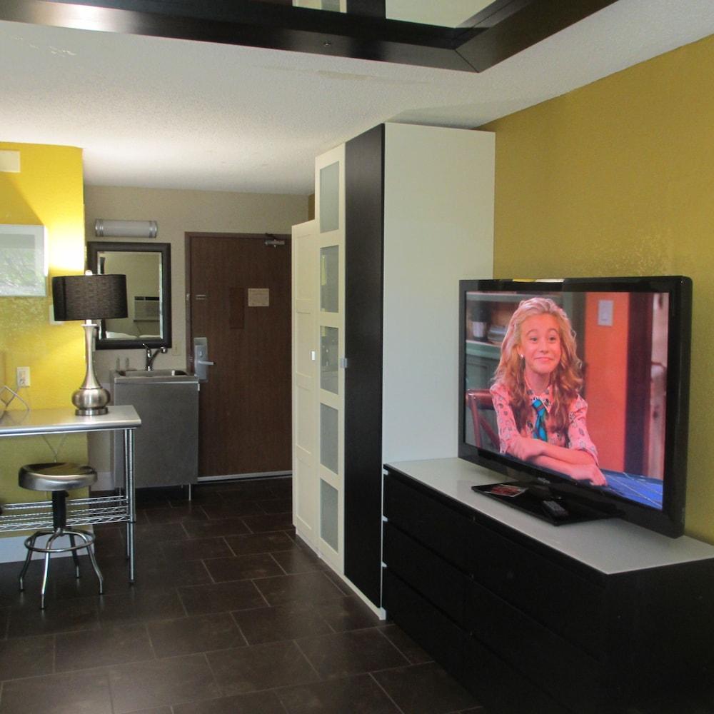 Riverside Suites photo 58