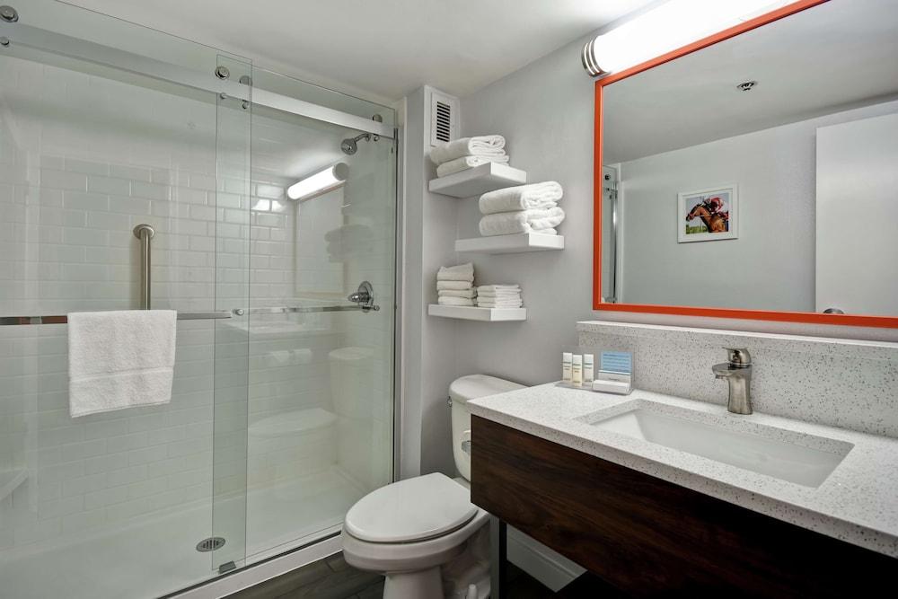 Hampton Inn I-75 Lexington/Hamburg Area photo 21
