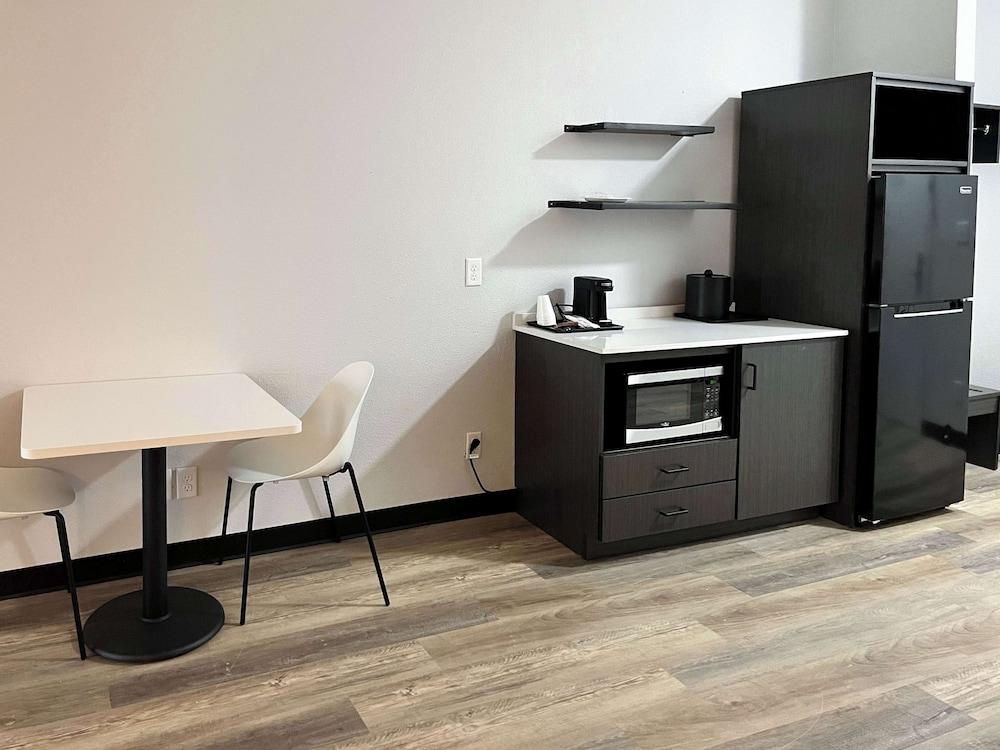 Studio 6 Elkhart, IN- Kitchenette Rooms photo 15