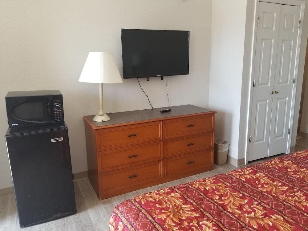 Horizon Inn & Suites photo 34