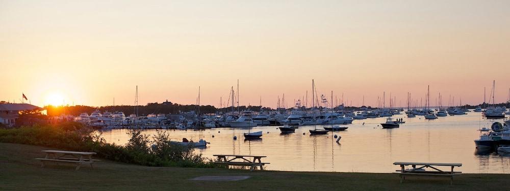 Narragansett Inn photo 39