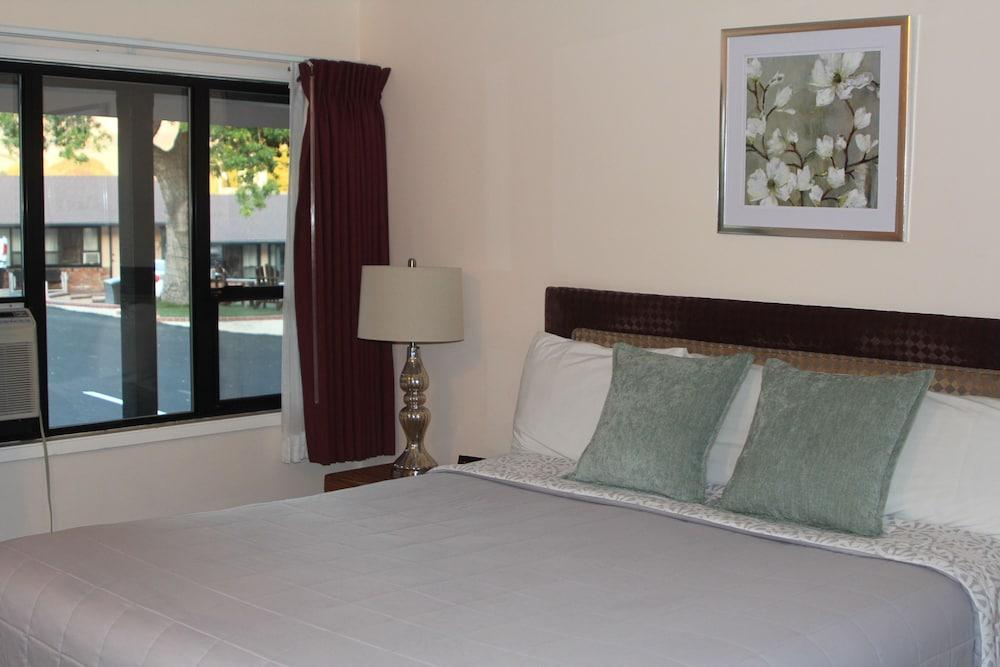 Peach Tree Inn photo 21