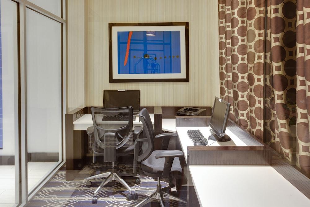 Holiday Inn Express Hotel and Suites Laurel by IHG photo 22