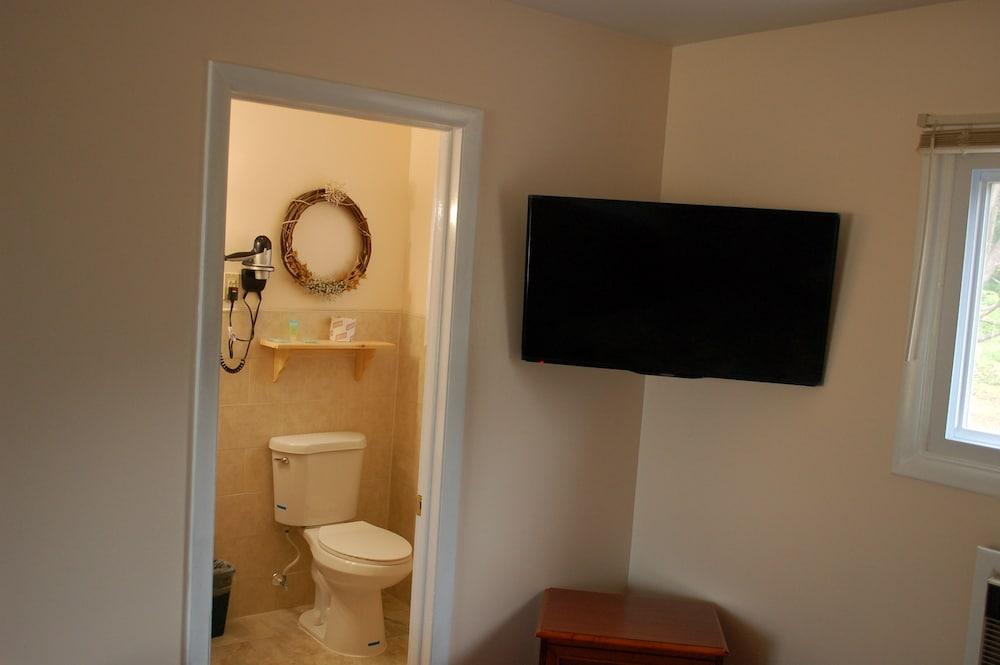 Sara Glen Motel photo 30