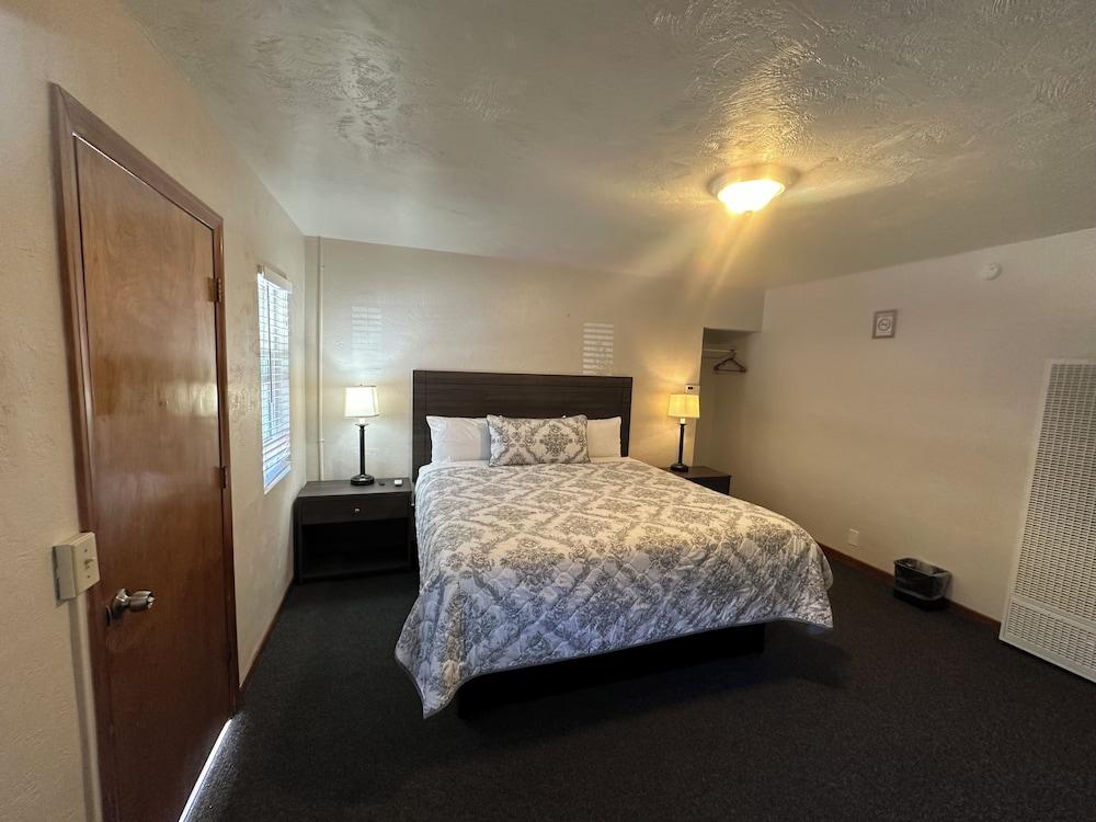 Lee Vining Motel photo 30