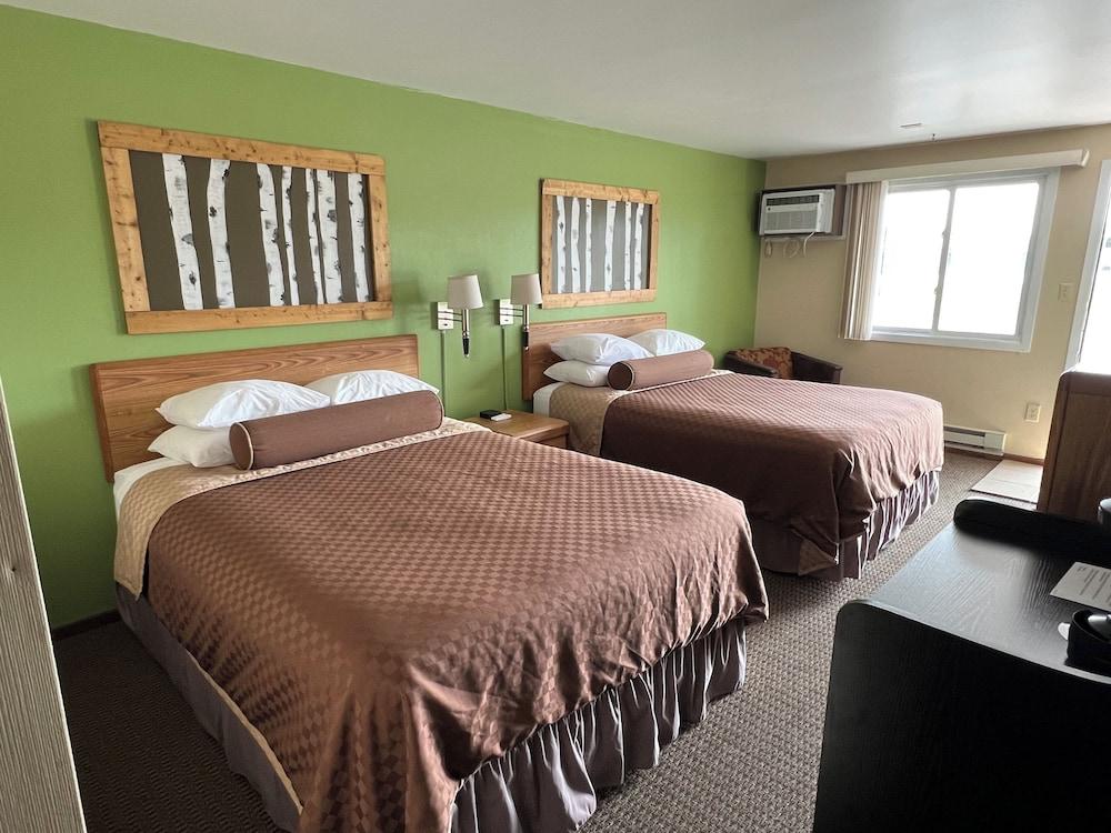Cedar Hill Lodge photo 53