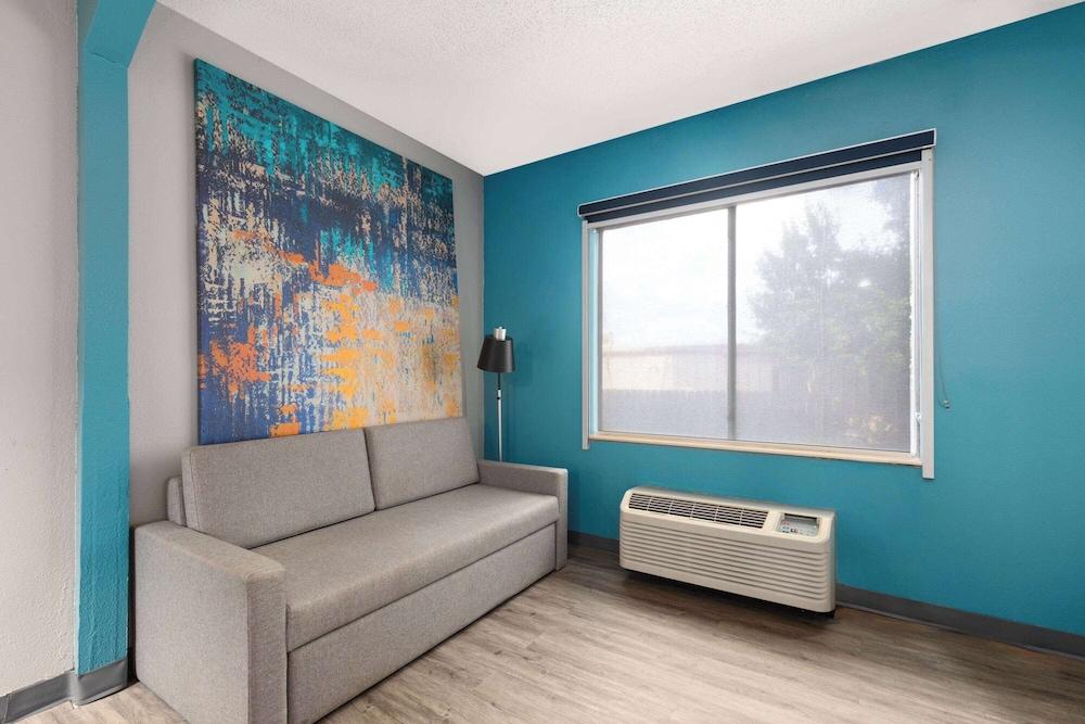 MainStay Suites Decatur River City photo 9