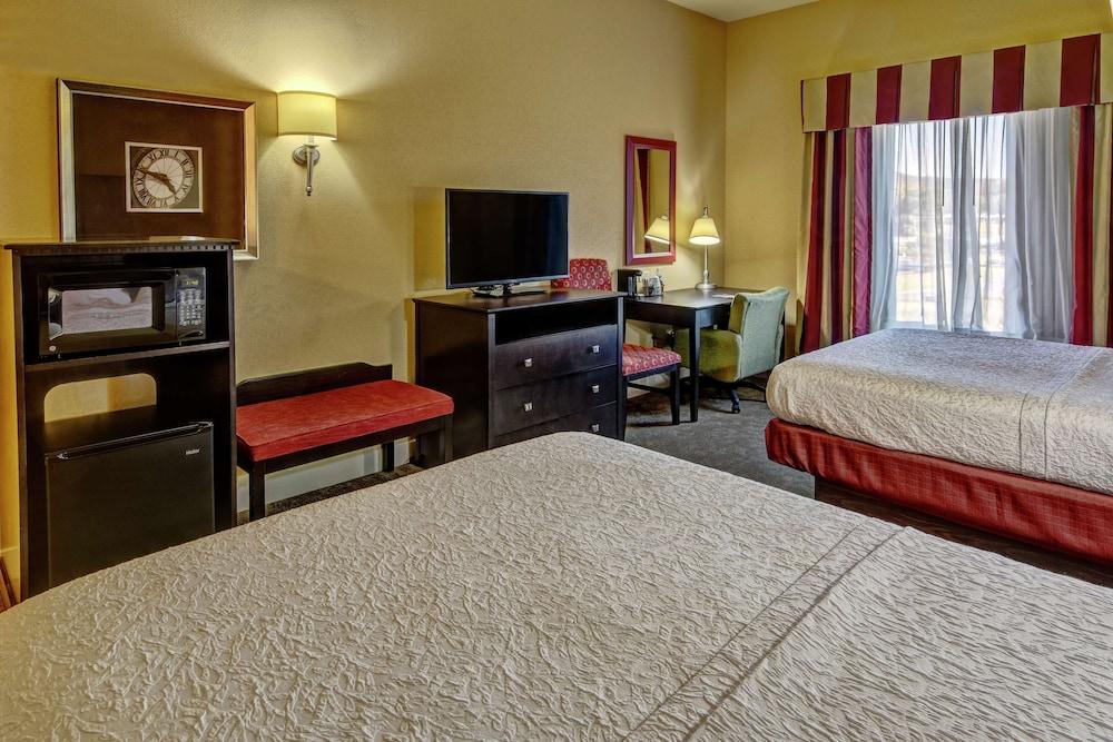 Hampton Inn Jacksonville-Anniston Area photo 19