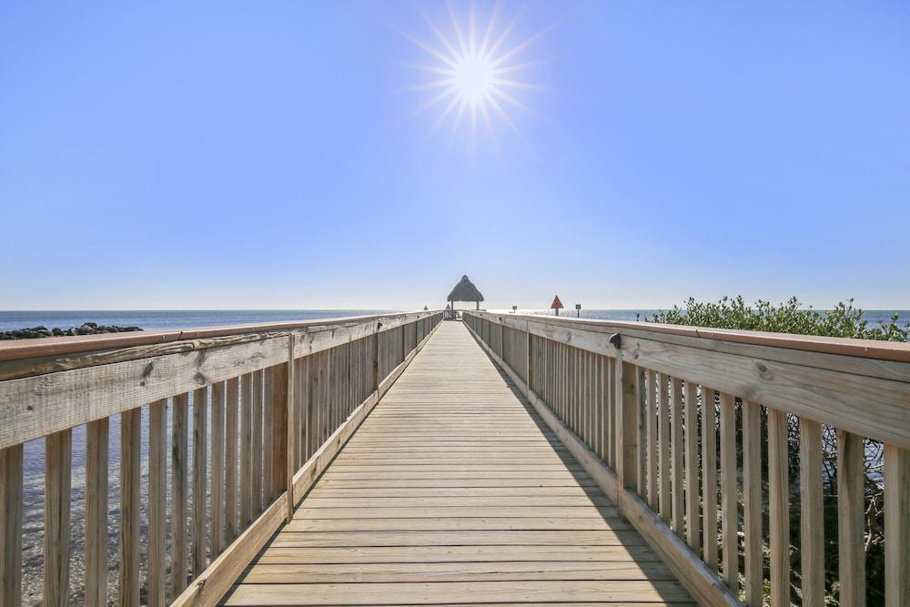 Ocean Pointe Suites at Key Largo photo 40