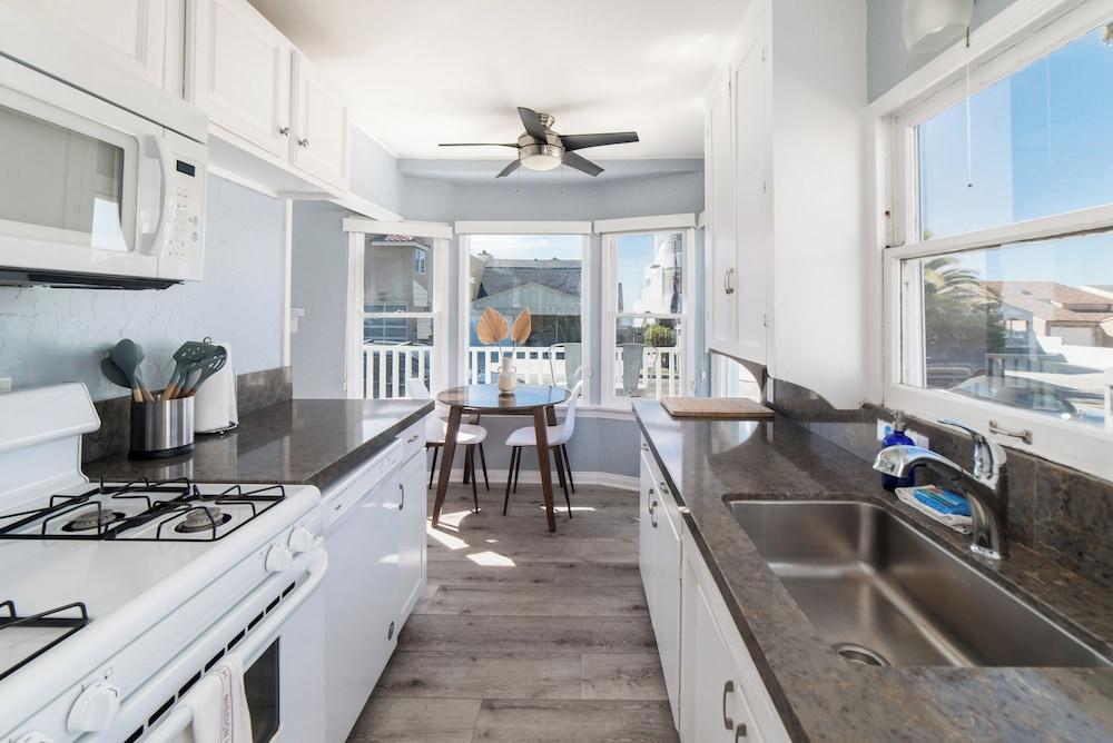Pacific Bungalow photo 12