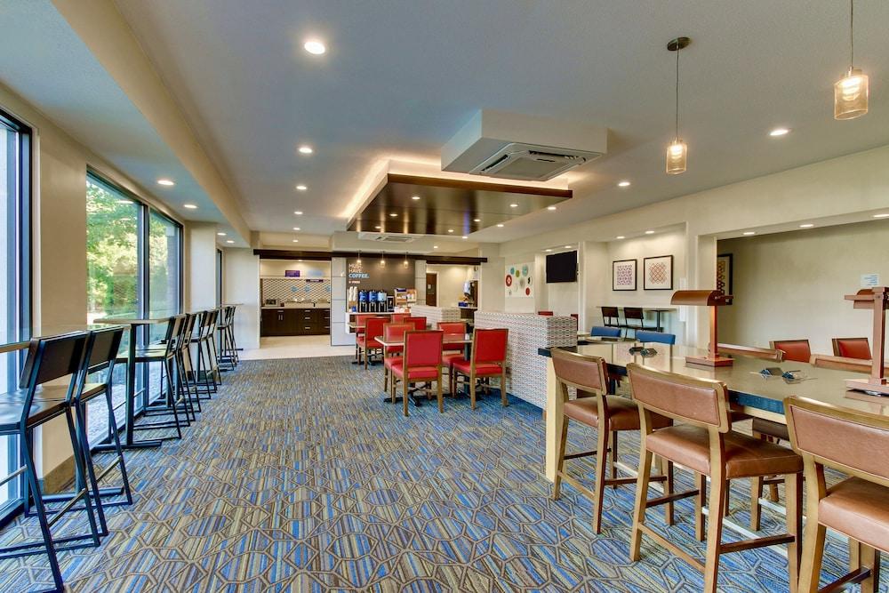 Holiday Inn Express Fishkill-Mid Hudson Valley by IHG photo 51