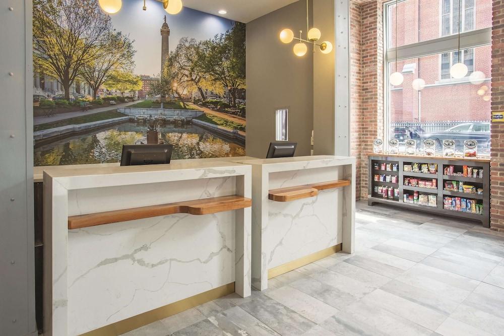 La Quinta Inn & Suites by Wyndham Baltimore Downtown photo 25