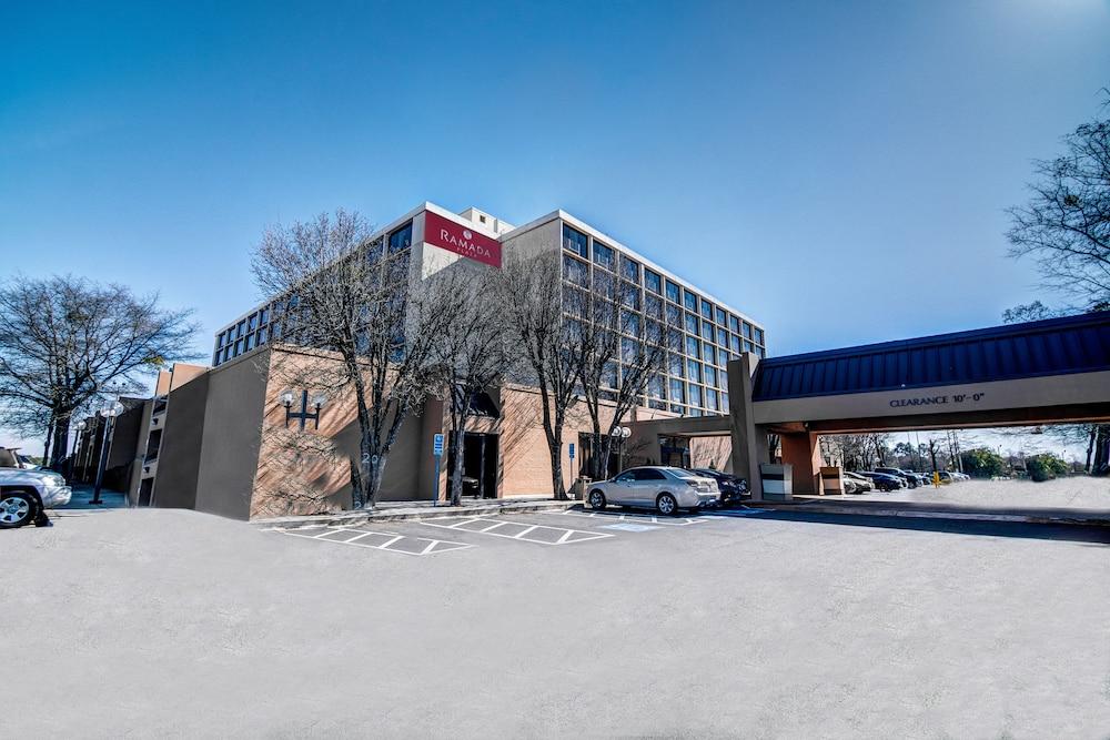 Ramada Plaza by Wyndham Atlanta Airport — hotel in College Park