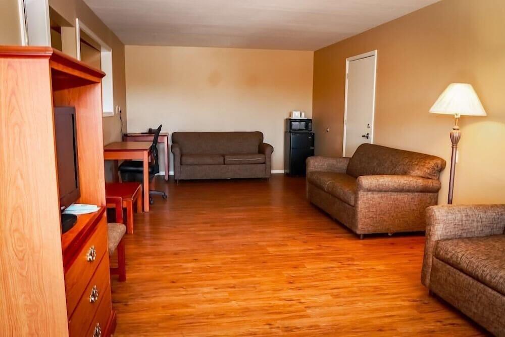 Americas Best Value Inn & Suites Sonora photo 11