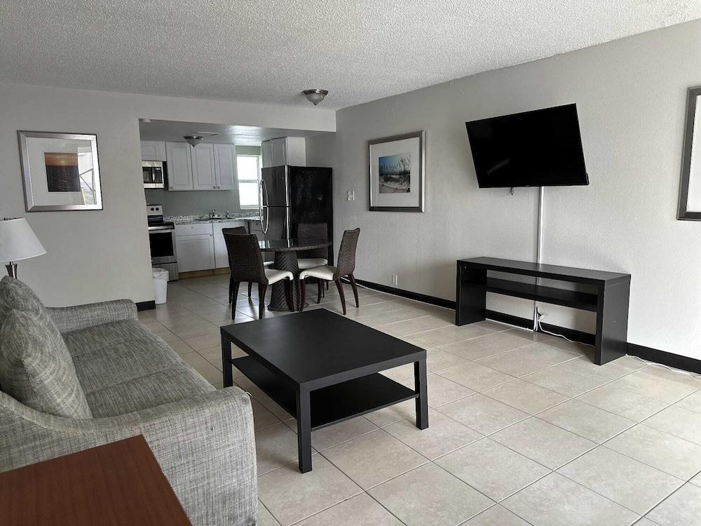 Clearwater Suites photo 15