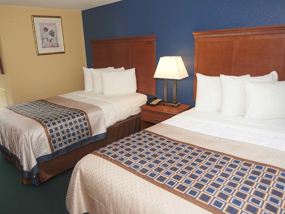 Swiss Chalets Village Inn photo 67