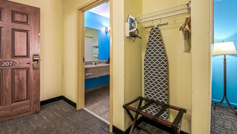 Wildwood Inn photo 12