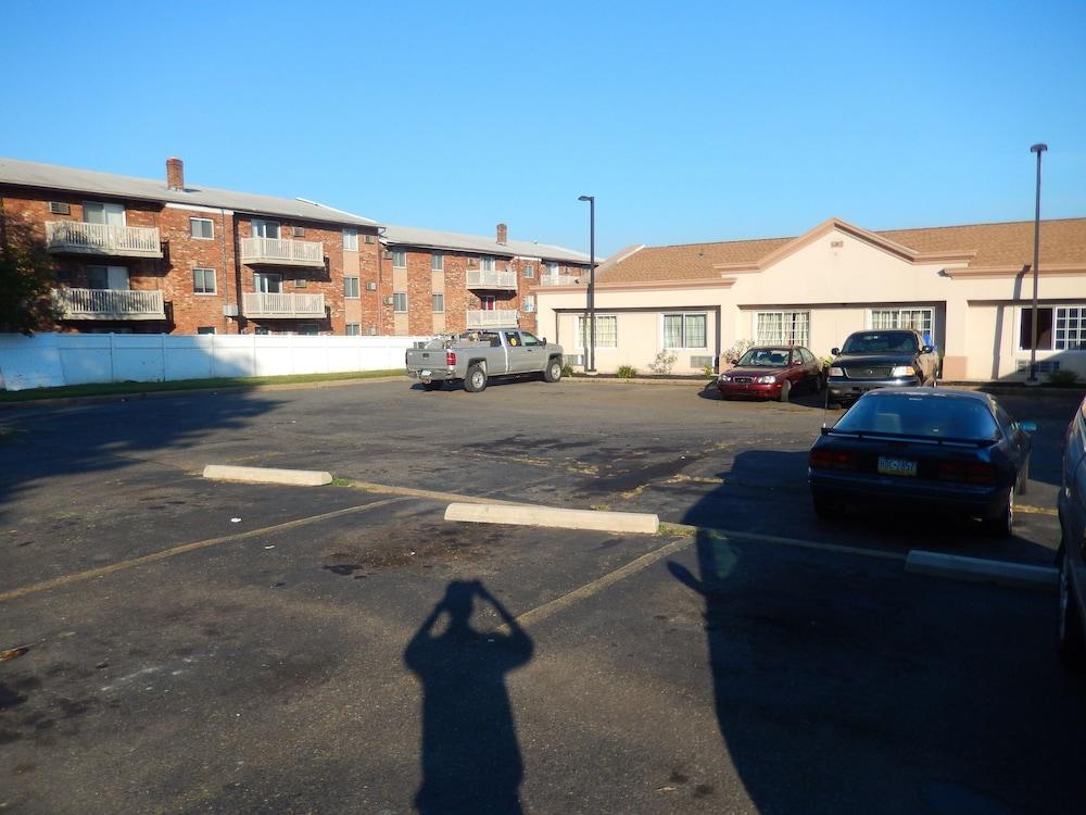 Riverview Motel photo 8
