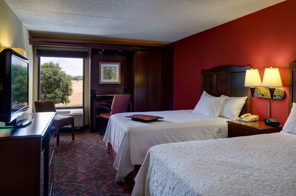 Hampton Inn Chambersburg photo 18