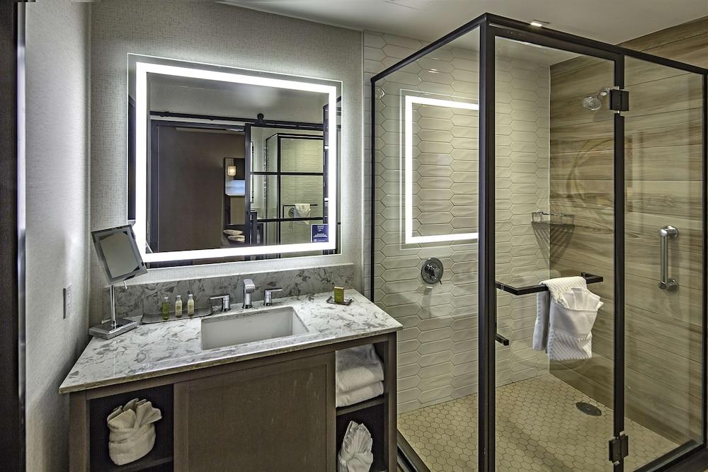 DoubleTree by Hilton Hotel Modesto photo 31