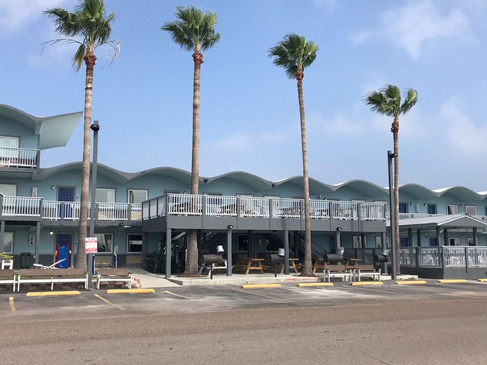 Blue Wave Inn photo 4