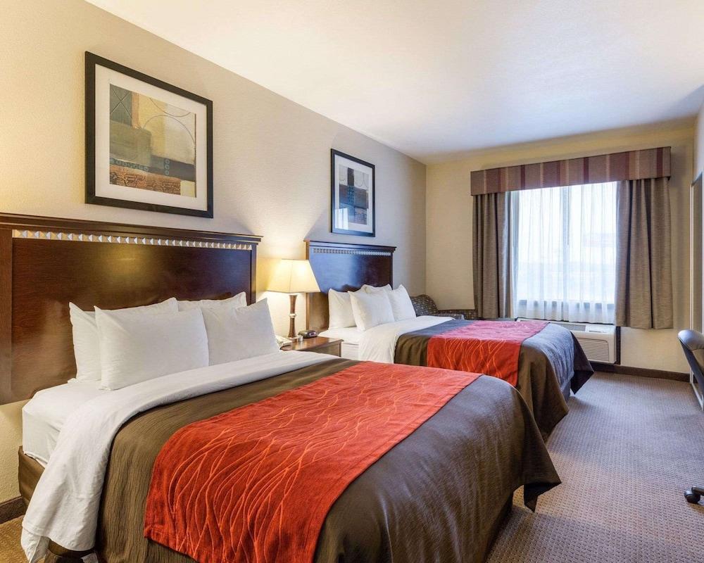 Comfort Inn & Suites Winnie photo 8