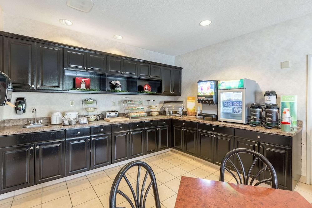 Quality Inn Kearney South photo 20