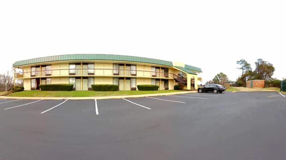 Quality Inn Madison photo 35