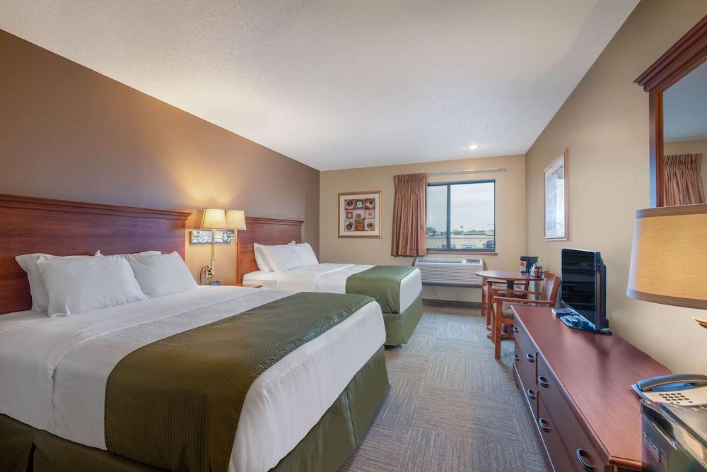 Days Inn by Wyndham Mitchell SD photo 12