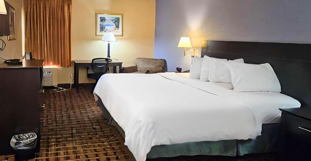 Quality Inn Fort Myers Cape Coral photo 7