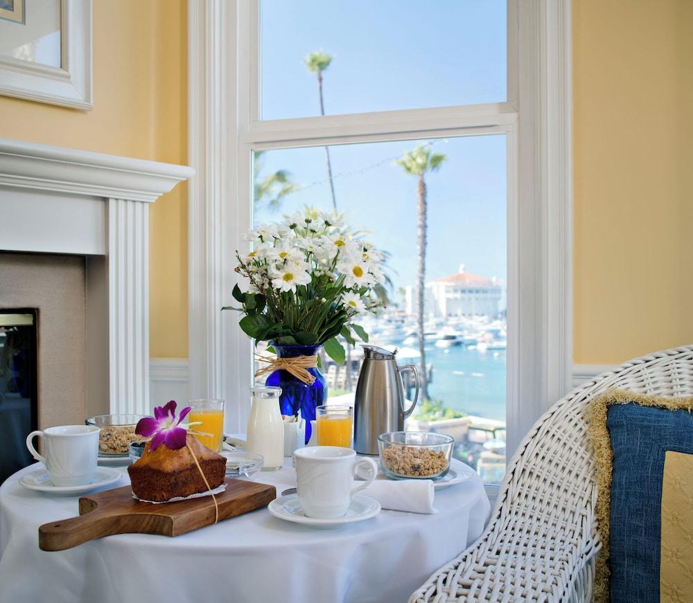 Snug Harbor Inn photo 4