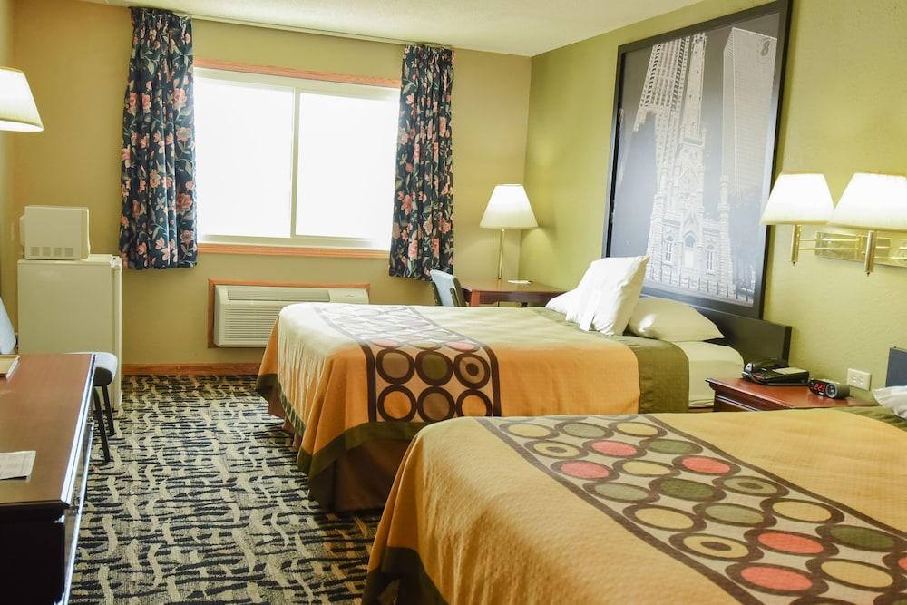 Super 8 by Wyndham McLean/Bloomington SW photo 16