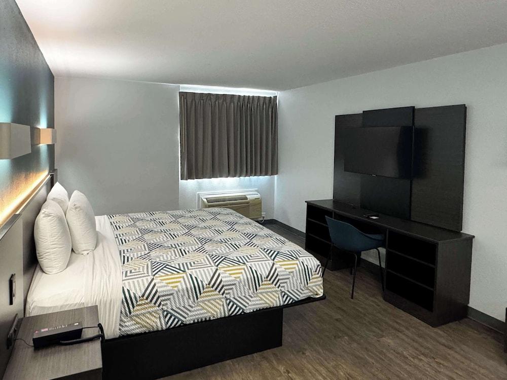 Motel 6 Carson, CA photo 9