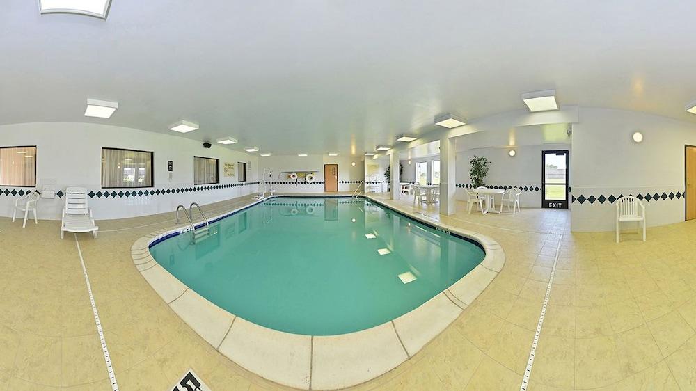 Hampton Inn Sturgis-Lagrange Area photo 27