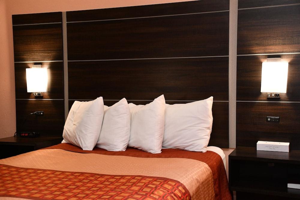 Regency Inn & Suites photo 34
