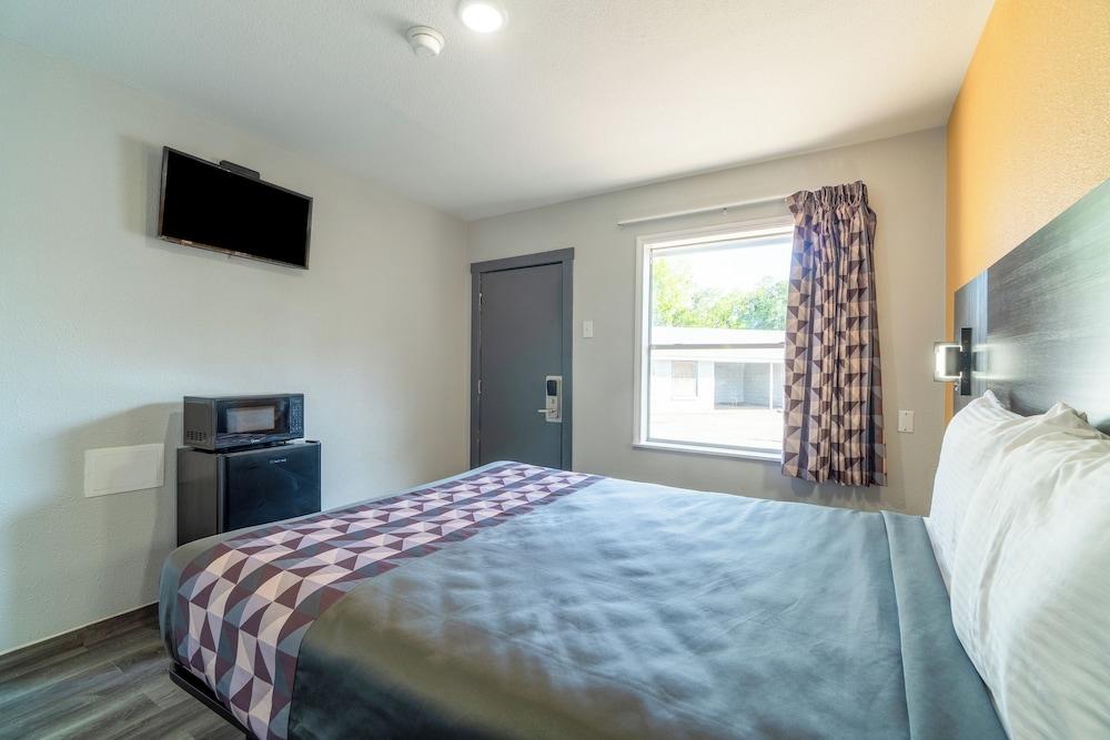 Royal Inn by OYO photo 75