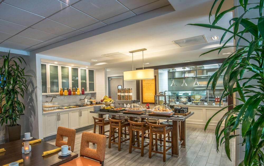 Hilton Garden Inn Reagan National Airport photo 46