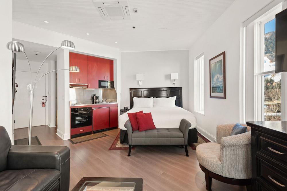 Independence Square Lodge by Frias photo 27